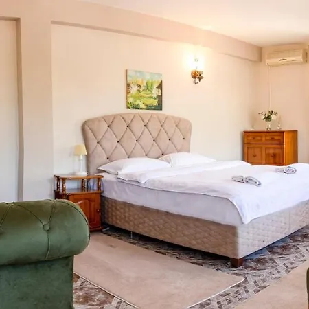 Family Victoria Gold Hotel 2*